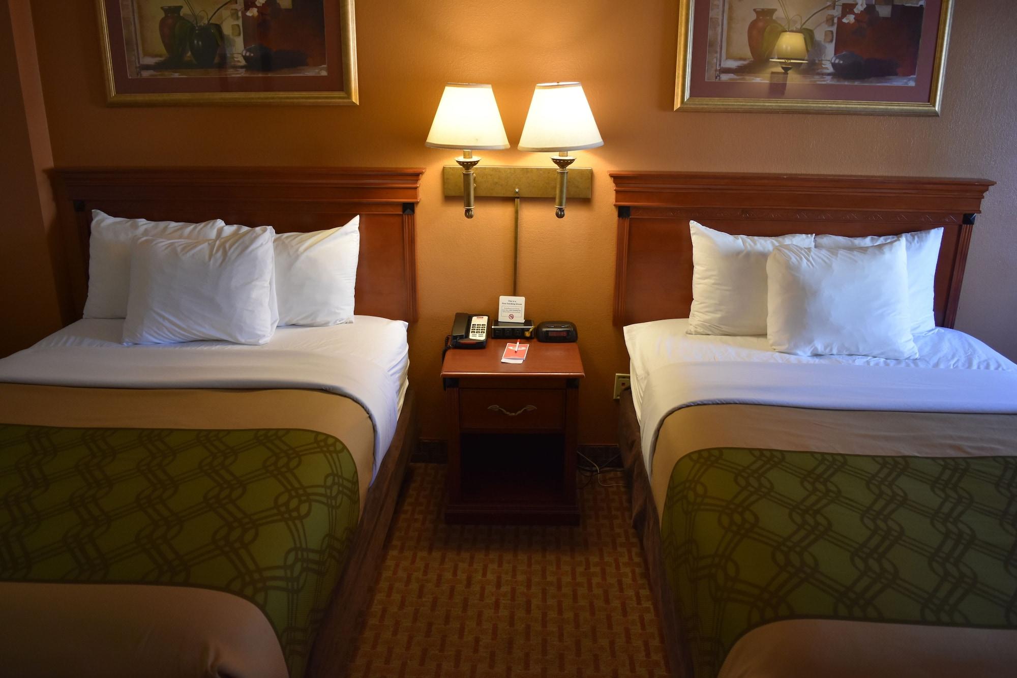 Econo Lodge Downtown Louisville Bagian luar foto