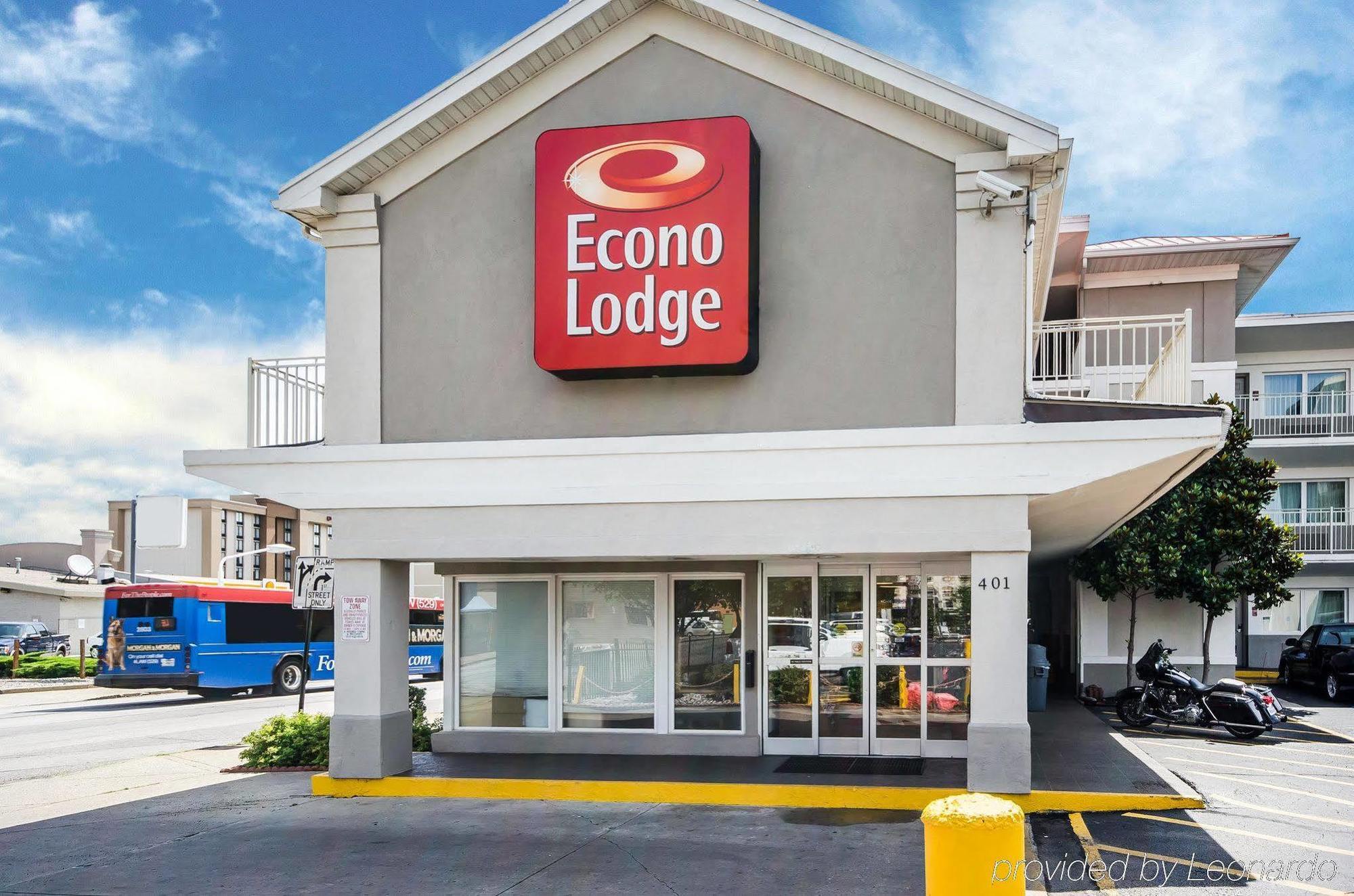 Econo Lodge Downtown Louisville Bagian luar foto