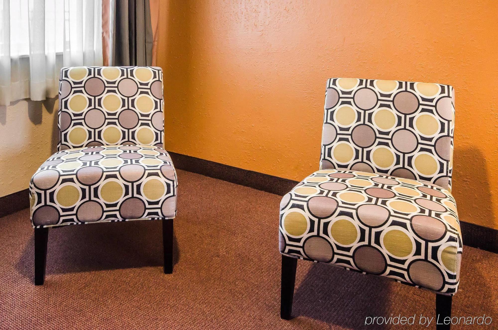 Econo Lodge Downtown Louisville Bagian luar foto