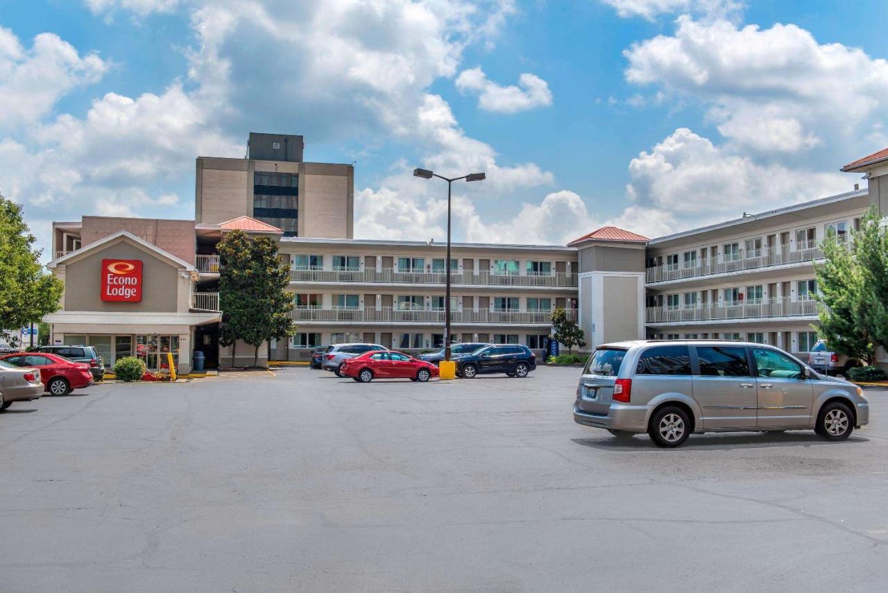 Econo Lodge Downtown Louisville Bagian luar foto
