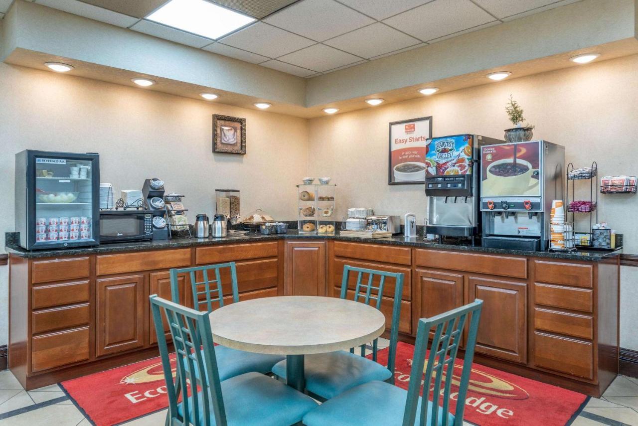 Econo Lodge Downtown Louisville Bagian luar foto